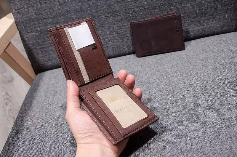 科技智能男士钱包重塑时尚生活潮流
