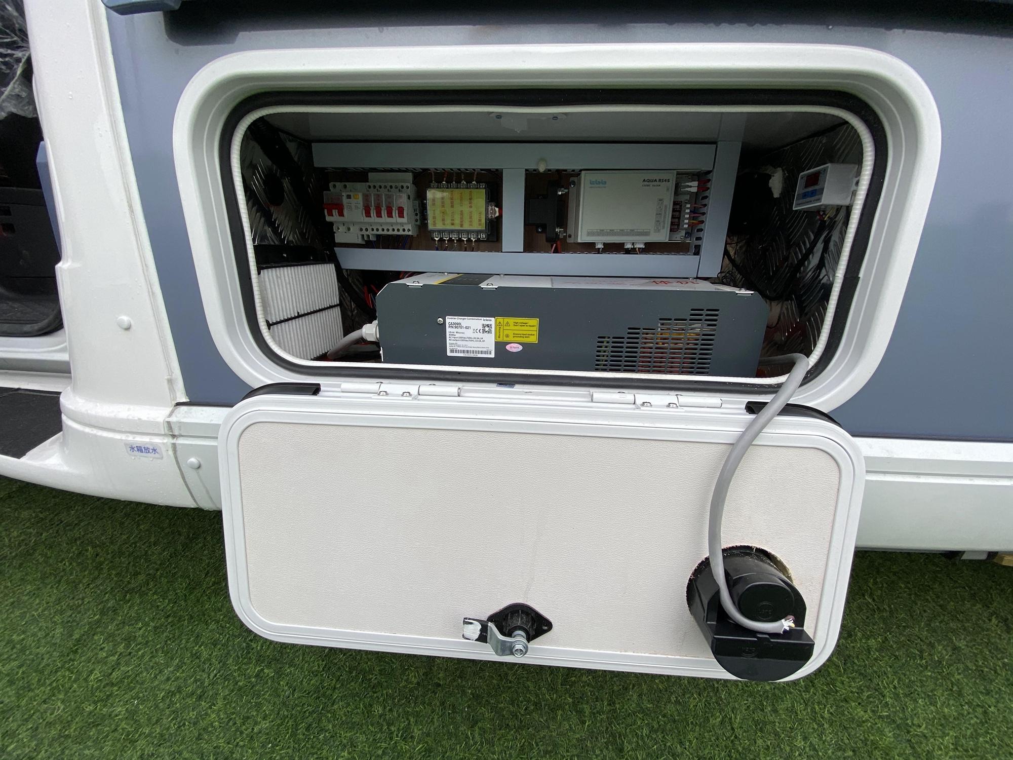 旌航房车价格，启程新生活，豪华舒适从心出发！