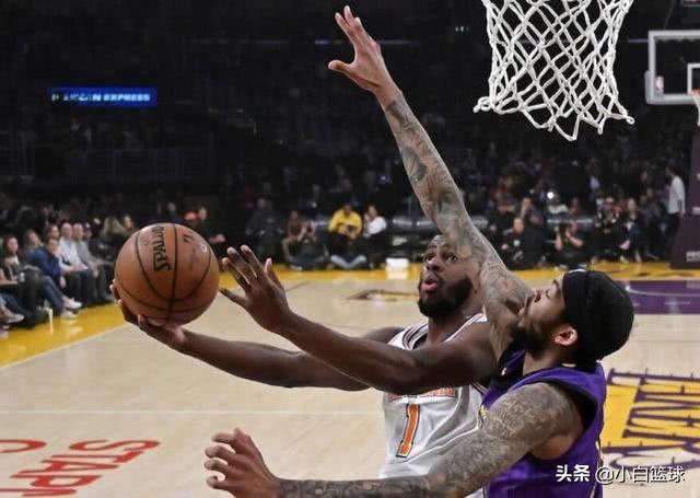 尼克斯与湖人，篮球赛场上的爱与陪伴时光