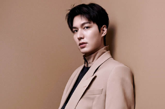 韩男明星引领的自然探索之旅，寻找内心平静的力量