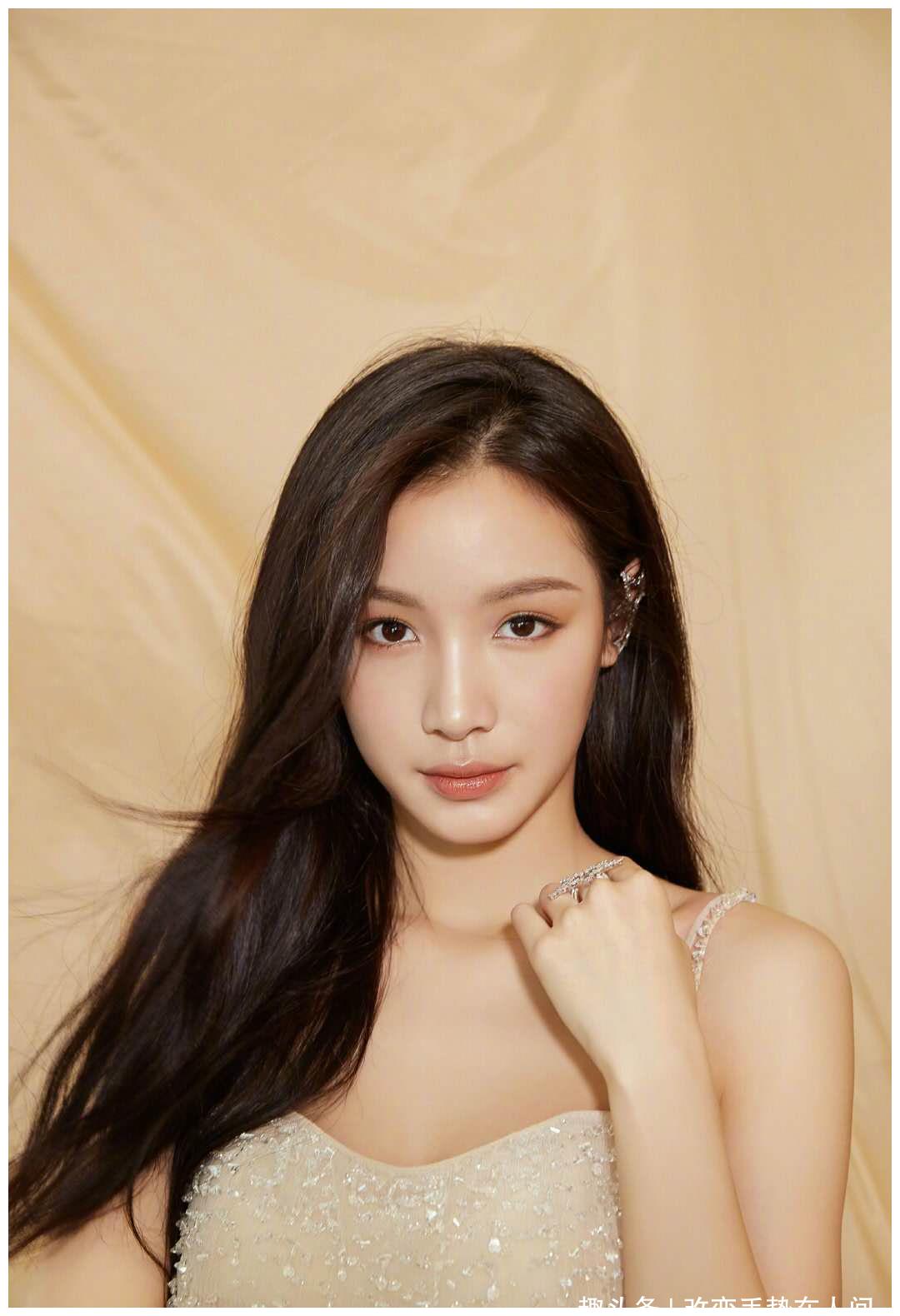 演员张南,演员张南，星光熠熠，塑造多元角色的魅力演员