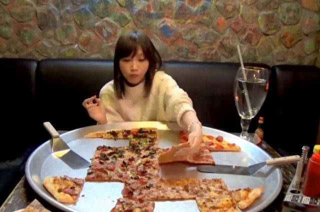 木下大胃王食量传奇再现，最新挑战视频震撼来袭！