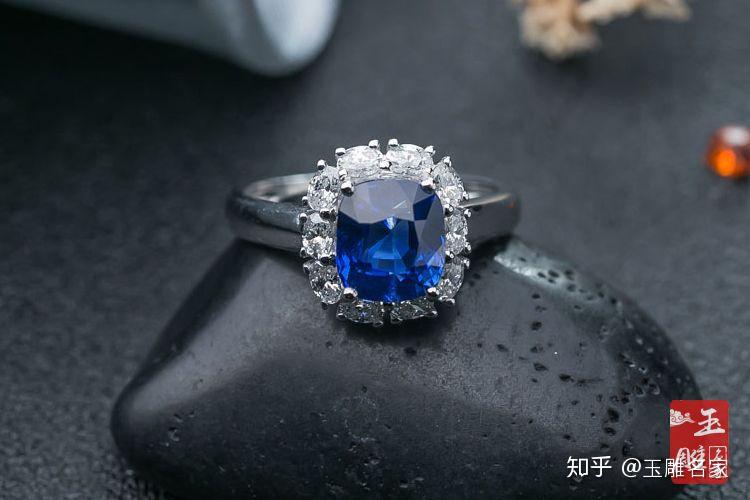 闪耀宝石，揭示宝石价格与人生旅程的璀璨光芒