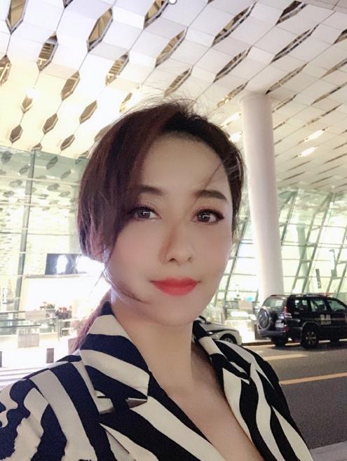 45岁的明星,45岁的明星与小巷深处的独特风情——一家隐藏版特色小店的探秘之旅