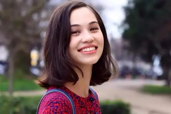 日本明星风采与星光熠熠的小巷特色小店探秘