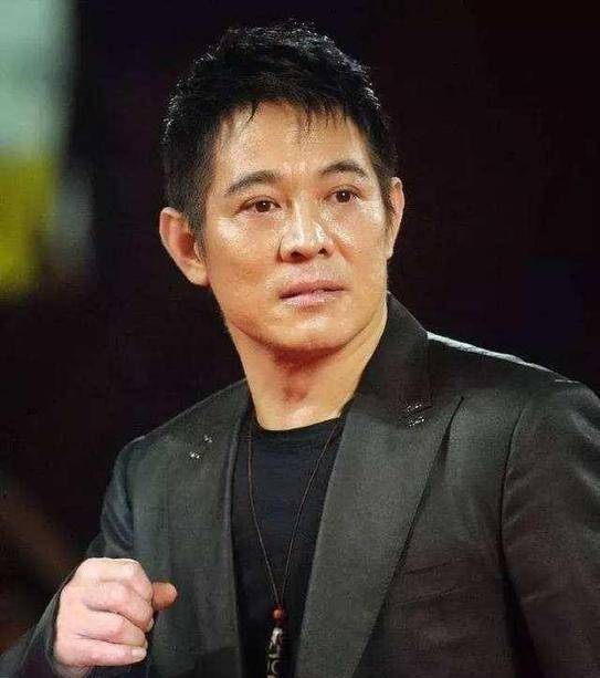 李连杰最新动态，功夫巨星不断进化，激励自信闪耀人生之旅