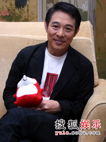 李连杰最新动态，功夫巨星不断进化，激励自信闪耀人生之旅