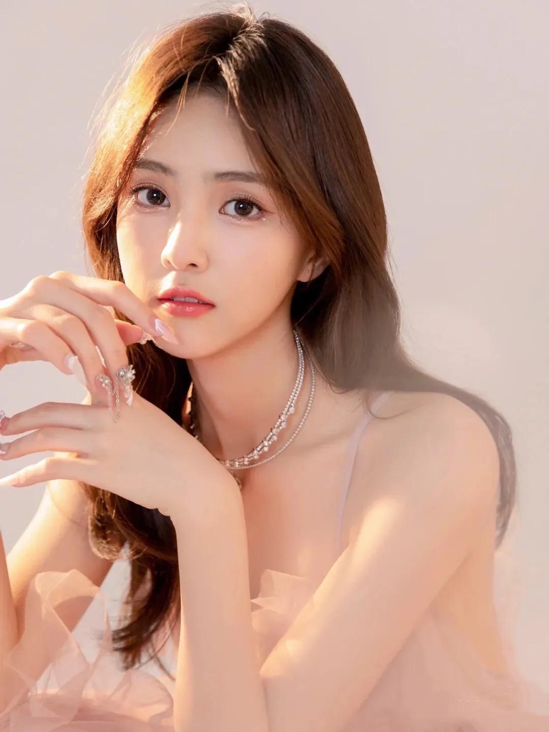 最新美图鉴赏，一张照片开启的温暖旅程