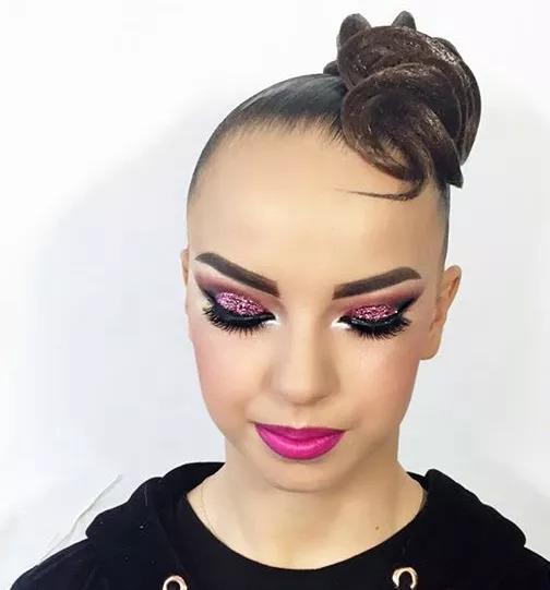 比赛创意妆详解，一步步打造独特妆容指南