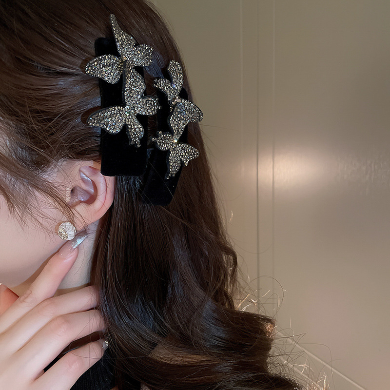 时尚发饰魅力之旅，从头开始展现自信与成就感的魅力发饰推荐