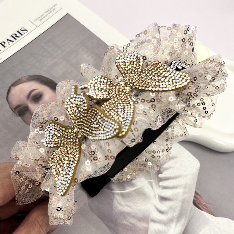 时尚发饰魅力之旅，从头开始展现自信与成就感的魅力发饰推荐