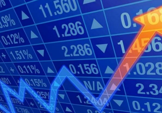 重组上市首日的变革力量，开启自信与成就新篇章