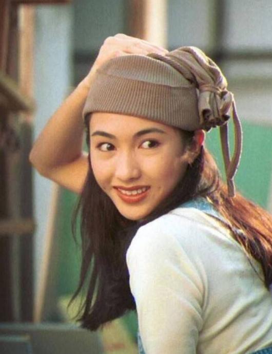 黎姿最新美照揭秘,小巷深处的秘密花园