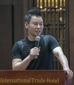 演员周仲，演艺之路的多元魅力及其深远影响