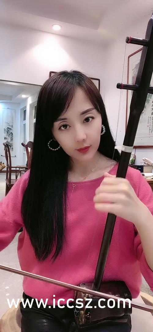 柳侑绮,最新时尚风潮、艺术探索与个人品牌的塑造之路