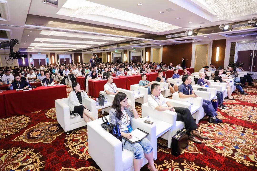 宋鸿兵最新自然探索之旅，追寻内心的平和之乐，远离尘嚣的旅程