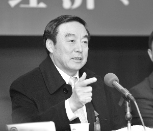 于炼最新消息揭秘，城市英雄的日常趣事风采展示