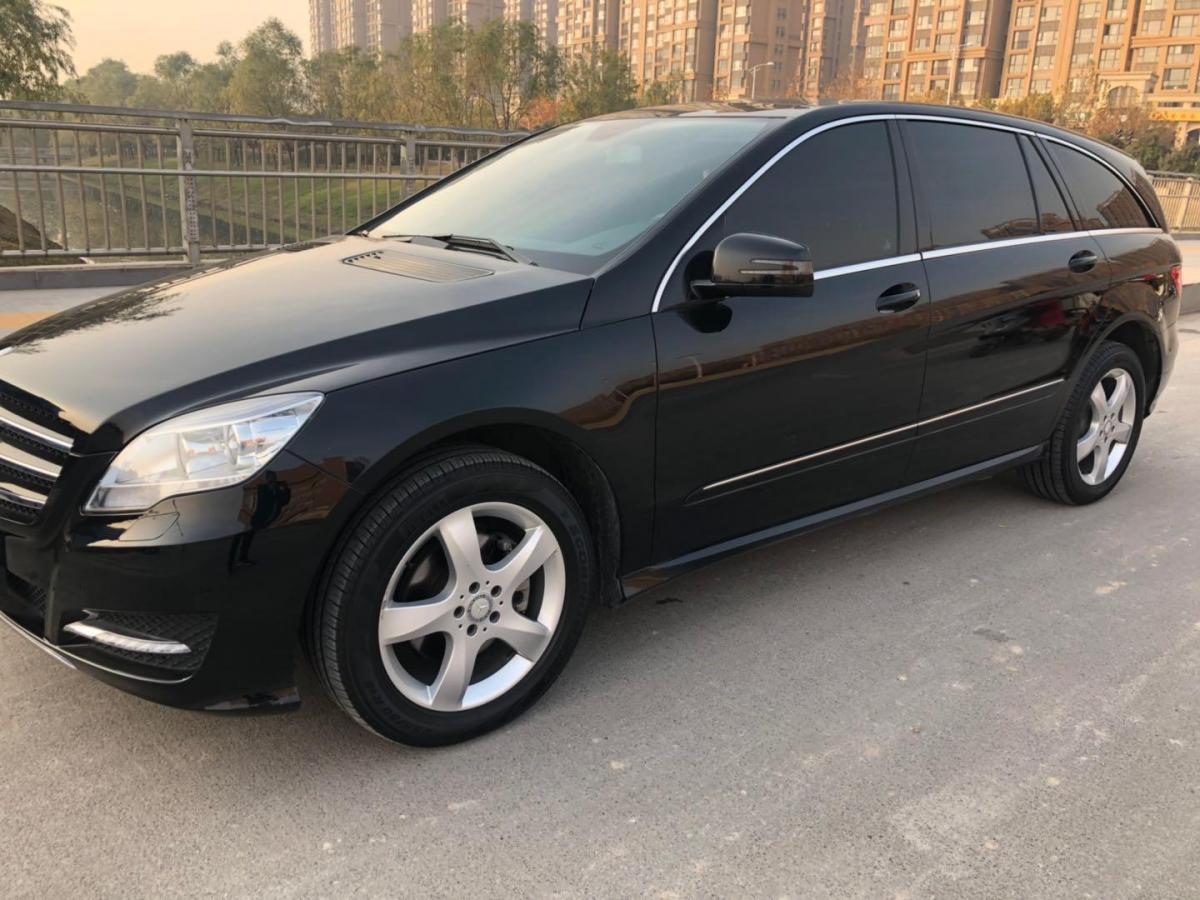 奔驰R320最新报价及图片——科技巨擘驾驭之选