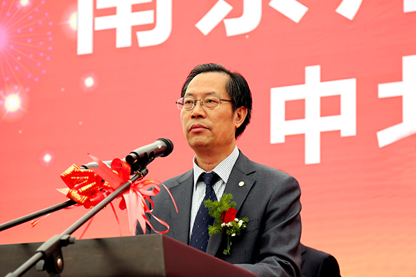 镇江童国祥引领科技新纪元，揭秘高科技产品及最新动态