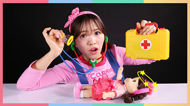 凯利和玩具朋友们最新探秘，小巷中的宝藏小店