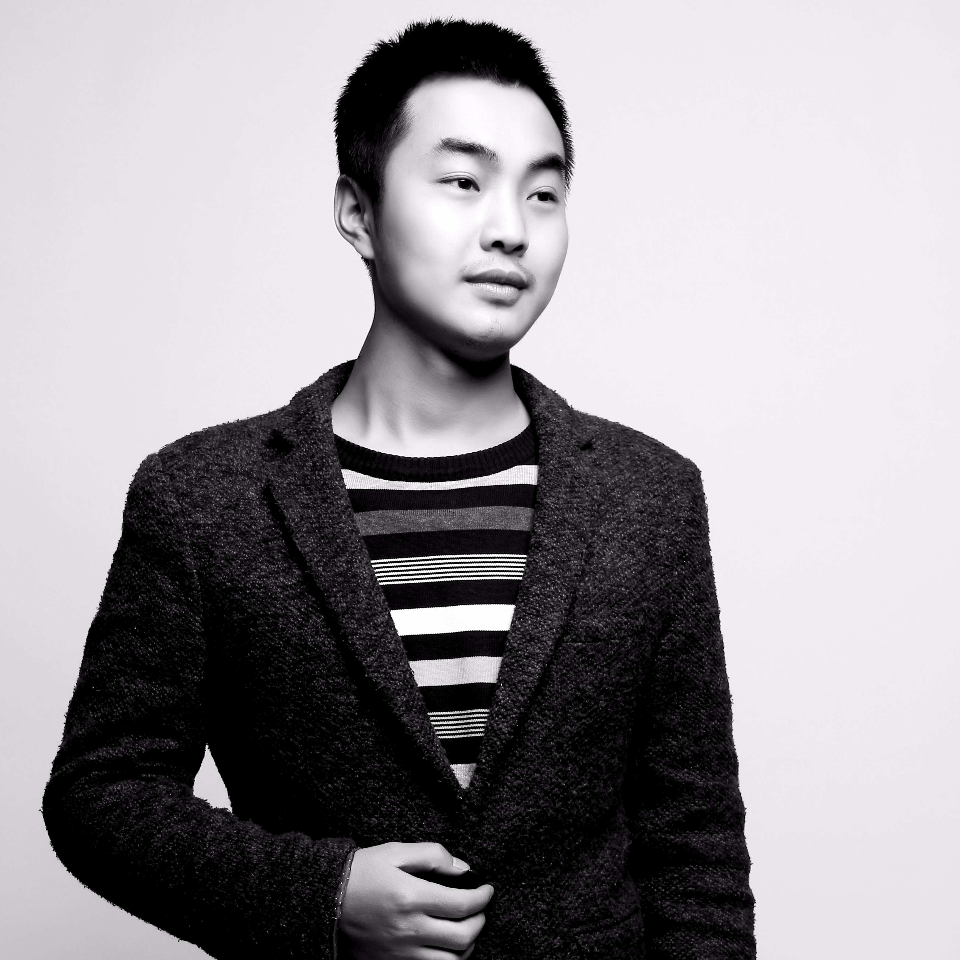 河北邮币收藏家杨鸿最新微博动态，时代之声的珍藏之旅