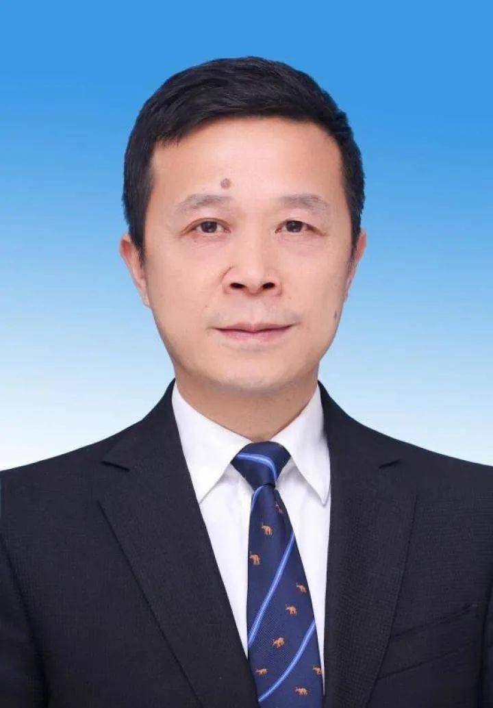 仁寿县黄世文最新职务揭秘，小巷中的美食宝藏管理者