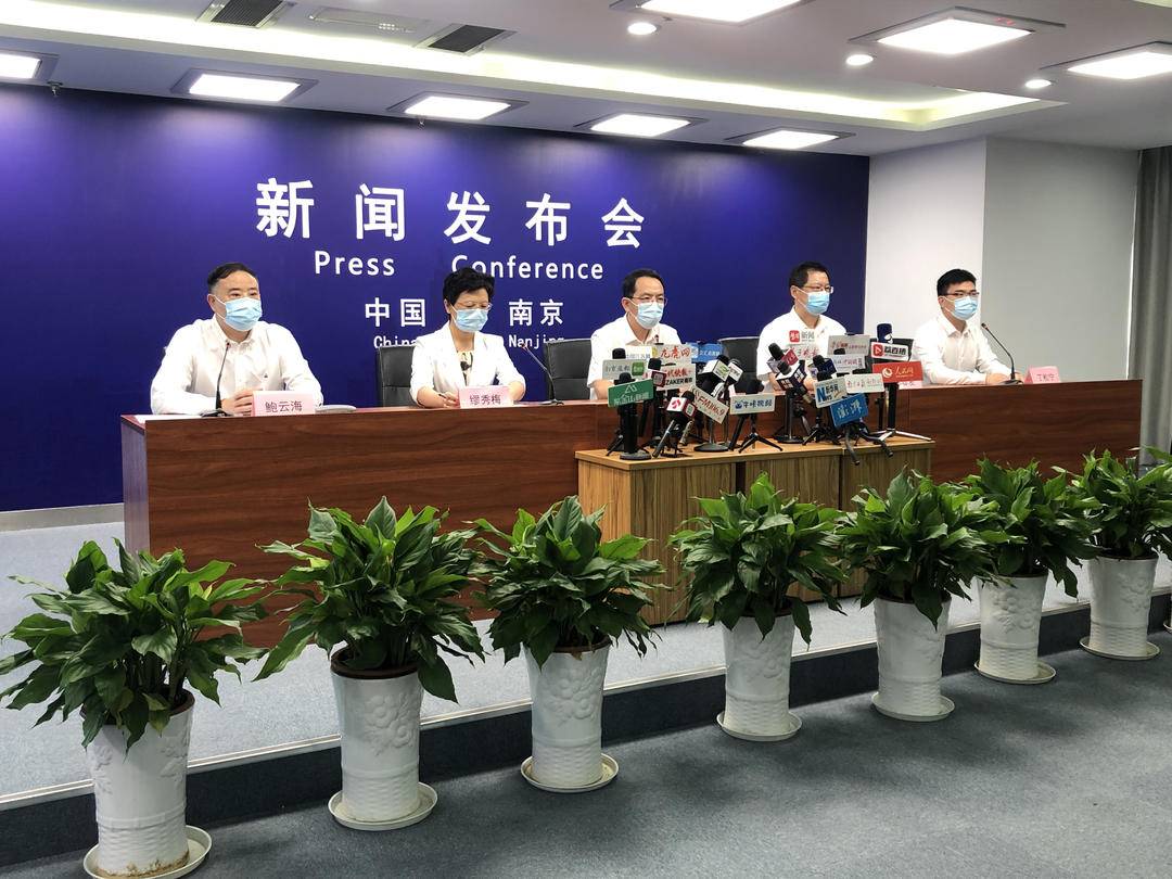 全球视角下的新闻疫情最新动态与观点分析