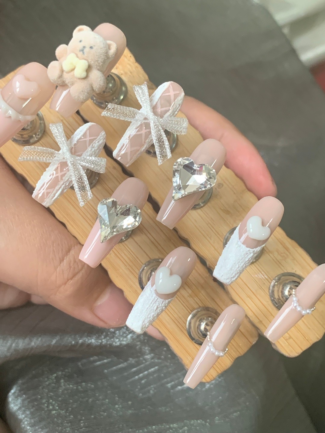 最新穿戴甲引领时尚风潮再度崛起