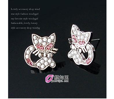 日本最新耳饰潮流,自信与成就之旅的时尚变迁