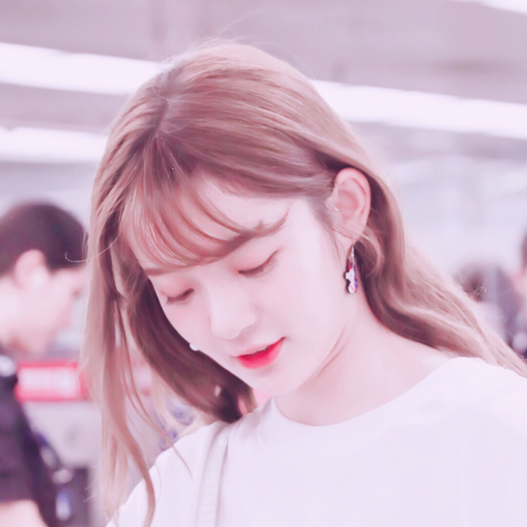 王晴最新作品，小巷深处的独特风情