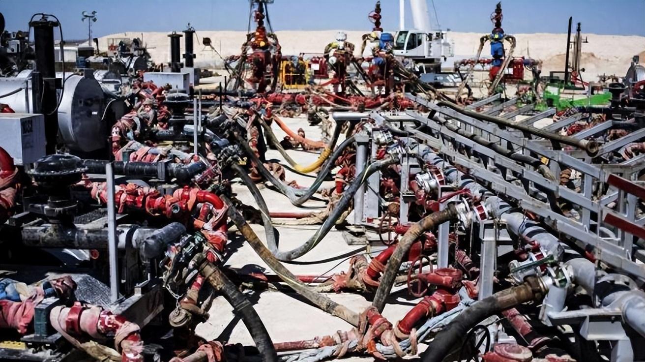 原油最新资讯与小巷特色小店探秘