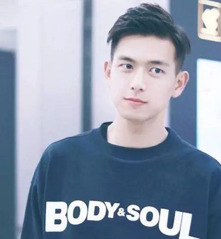 男童最新发型，时尚变迁与成长印记的交织展现