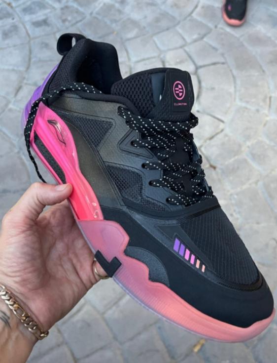 耐克最新款跑鞋，追逐梦想步伐的得力伙伴