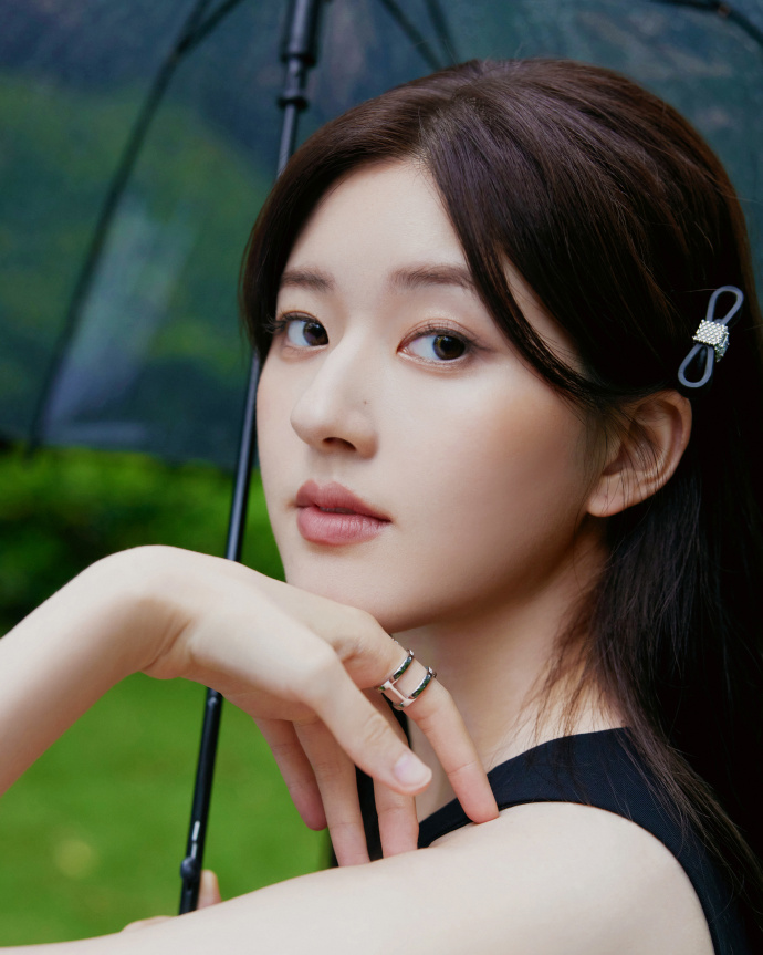 赵露思最新图片与科技新品亮相,共赏未来生活之美