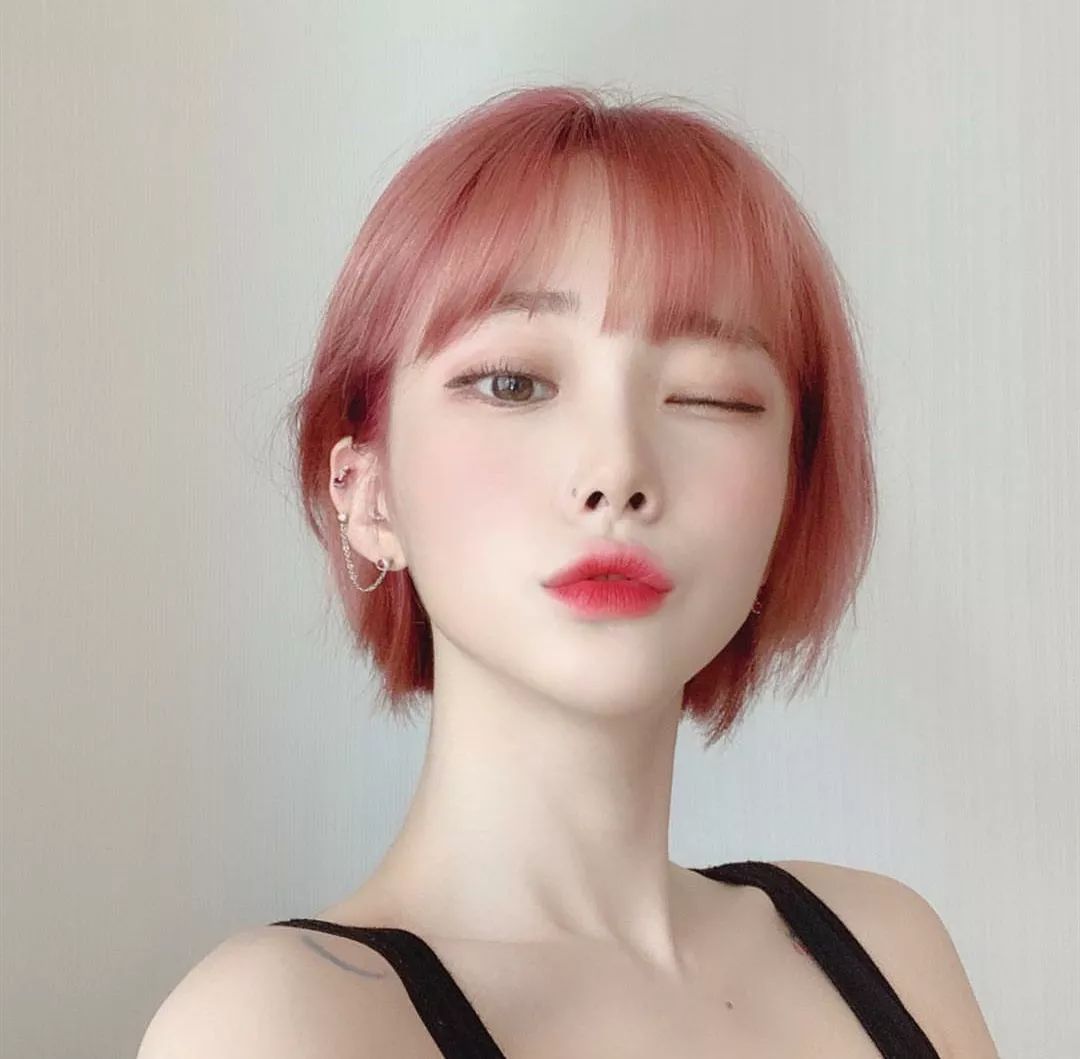 最新潮短发发型,时尚魅力与温馨日常趣事