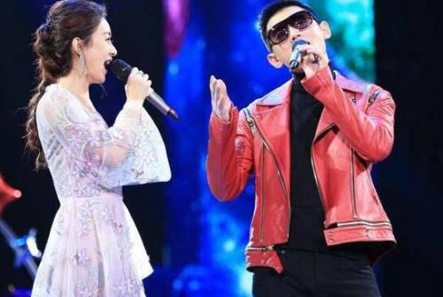 流浪歌手阿龙最新视频,时代之声的再度共鸣