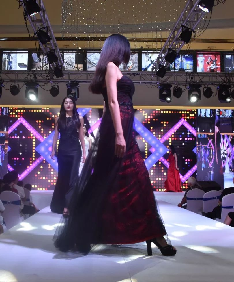 荥阳豪布斯卡最新动态，全面了解与参与指南